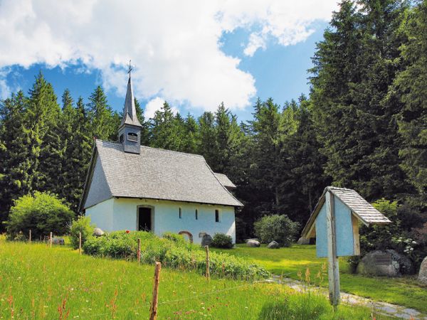 Kolmenhof Teaser Martinskapelle+donauquelle