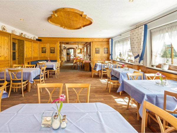 Restaurant mit separatem Stüble für insgesamt 80 Gäste