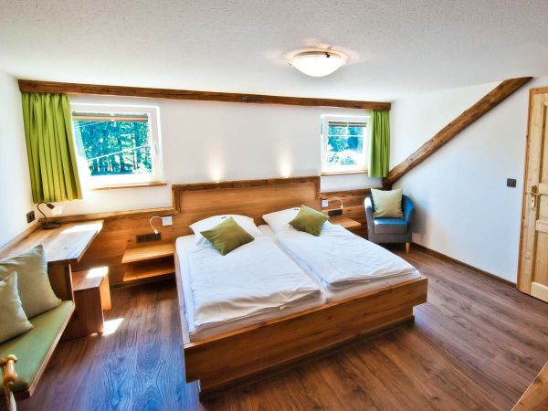 Zimmer Nr. 9 mit Doppelbett für 2 Personen