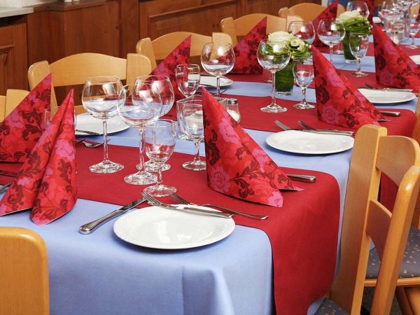 Abgestimmte Tischdekorationen für Ihre Feier